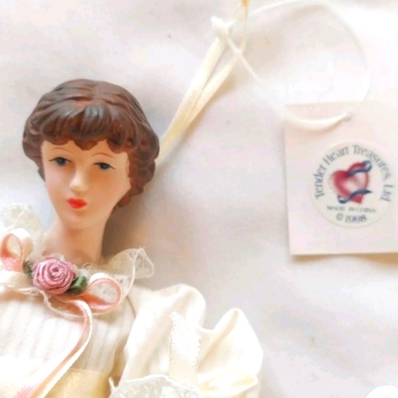 Vintage Victorian Lady/Doll/Ornament Set of 2 Porcelain Head/Hands 1998 … - Picture 9 of 14